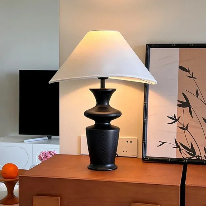 Home Decoration Salon Modern Lights Fixture Solid Wood Fabric LED Light Nordic Bedroom Bedside Desk Lamp Living Room Table Lamps